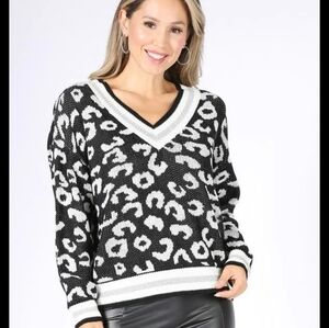 NWOTS BEAUTIFUL SWEATER